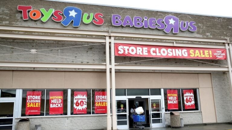 Toys ‘R’ Us brand may be brought back to life Toys ‘R’ Us brand may be brought back to life