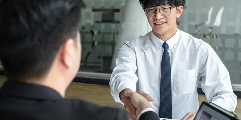 How To Conduct An Effective Informational Interview