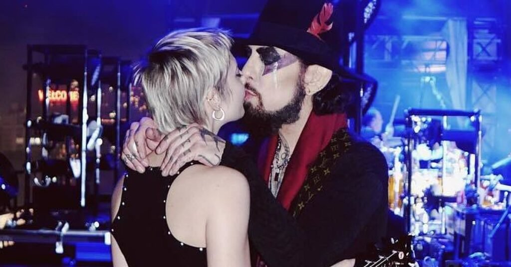 Ex-Red Hot Chili Peppers rocker Dave Navarro marries Vanessa DuBasso in untraditional ceremony in a Scottish castle