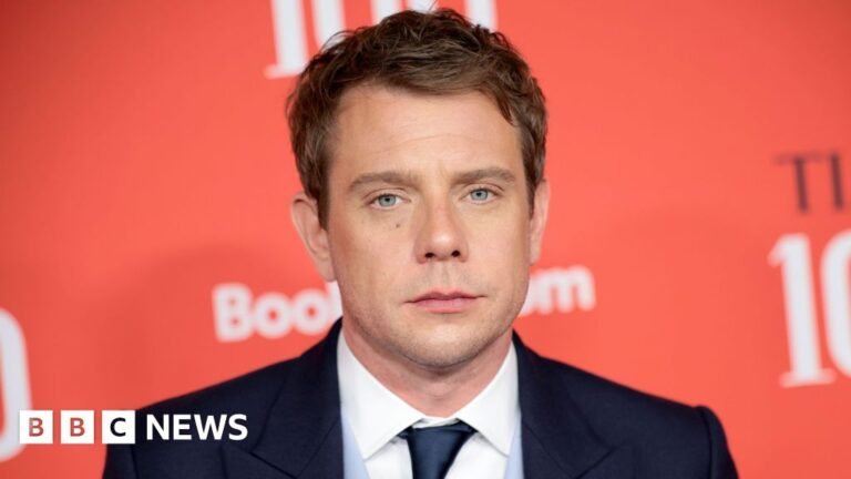 Jonathan Anderson steps down as Loewe’s creative director Jonathan Anderson steps down as Loewe’s creative director