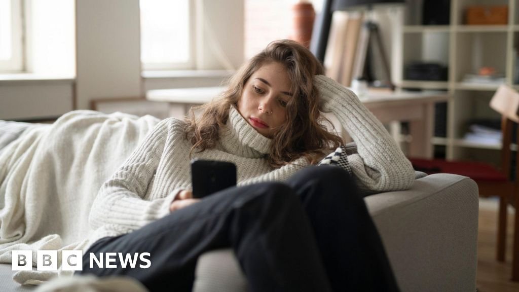 More than a fifth of UK adults still not looking for work More than a fifth of UK adults still not looking for work