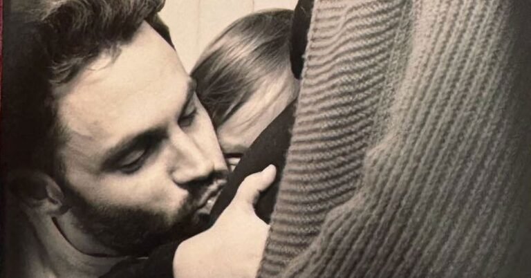 Penn Badgley and wife Domino Kirke expecting surprise twins Penn Badgley and wife Domino Kirke expecting surprise twins