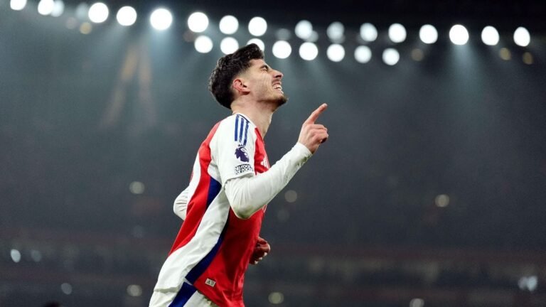 Arsenal striker ‘pushing’ for return and ‘can’t be held back much longer’, says Arteta Arsenal striker ‘pushing’ for return and ‘can’t be held back much longer’, says Arteta