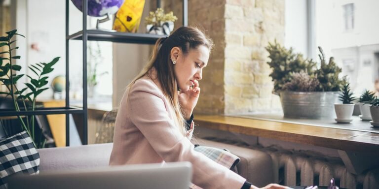 How To Decline A Job Offer (The Right Way) How To Decline A Job Offer (The Right Way)