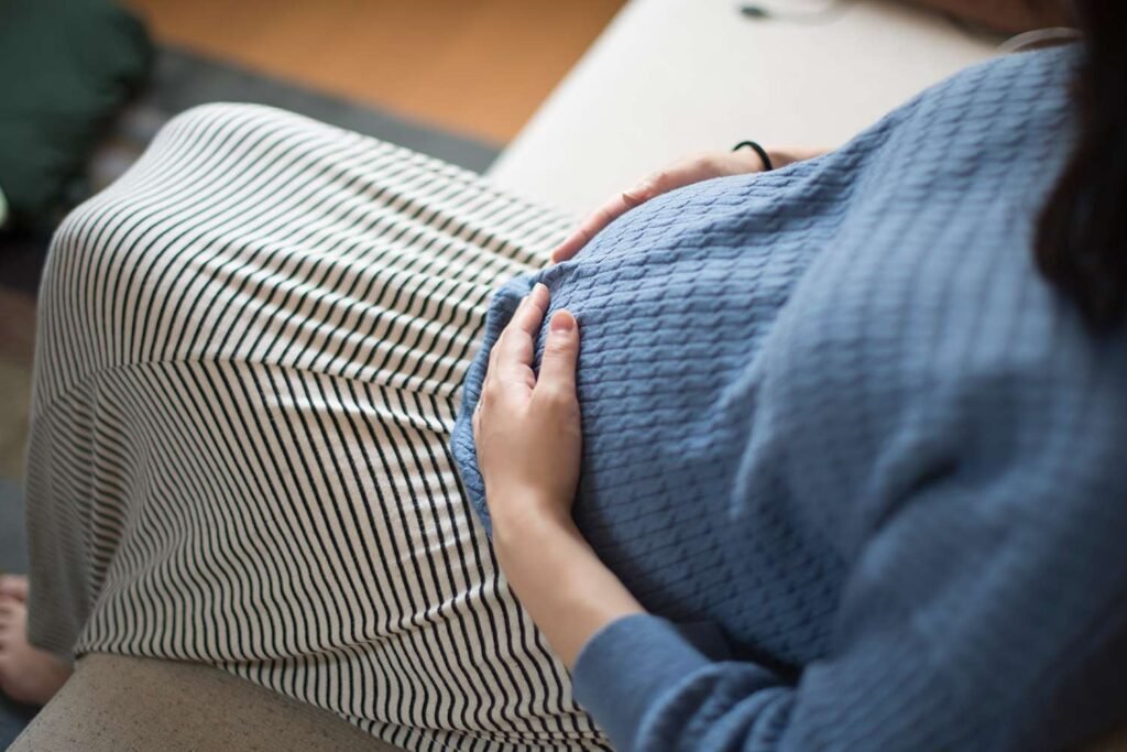 Pregnant Woman Doesn’t Want Boyfriend’s Friend to Crash at Their House Anymore