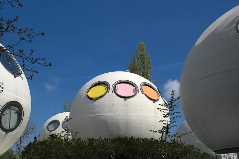 When the Dutch Tried to Live in Concrete Spheres: An Introduction to the Bolwoningen in the Netherlands