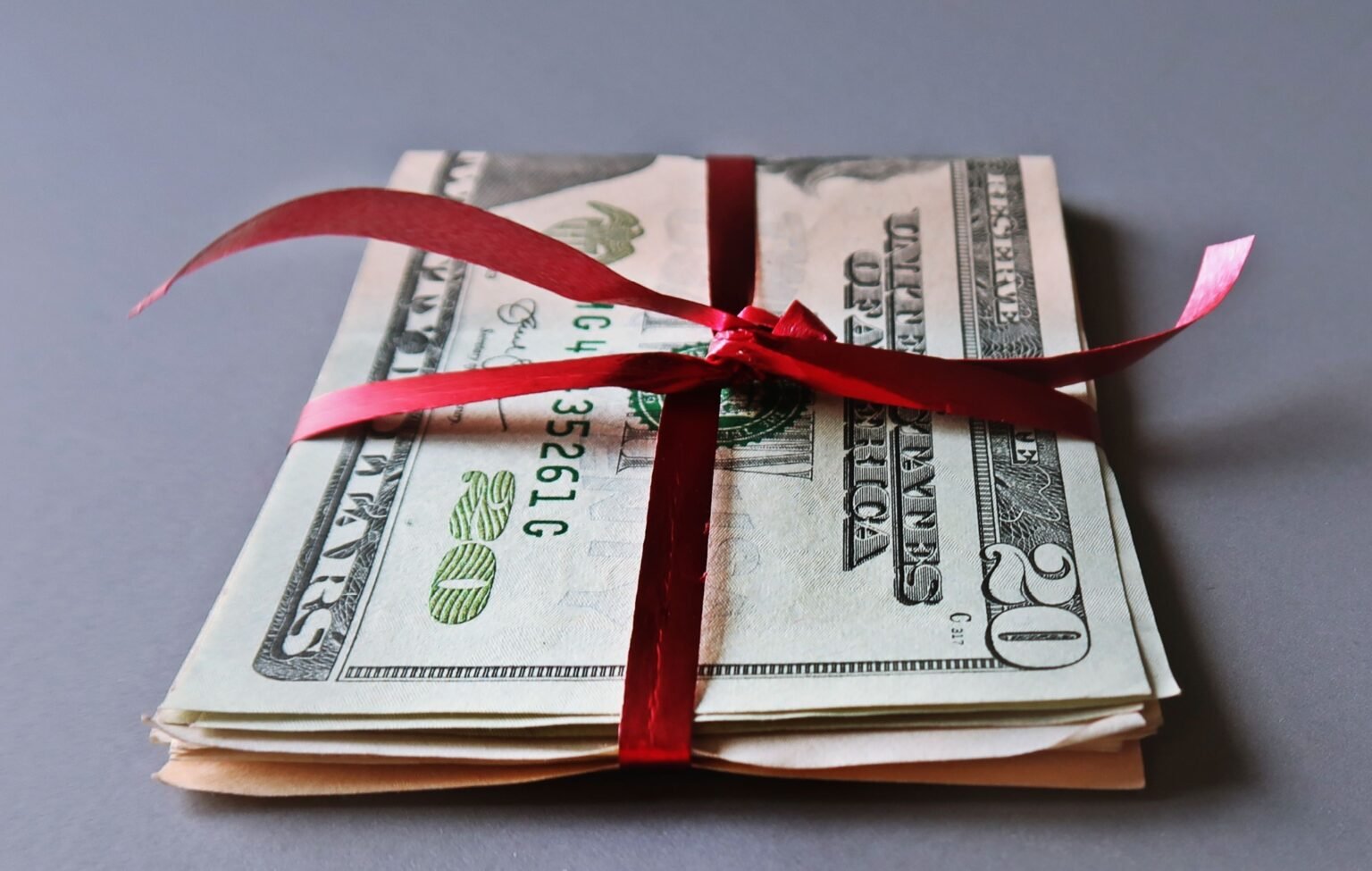 Cash, Not Control: A Global History of Basic Income