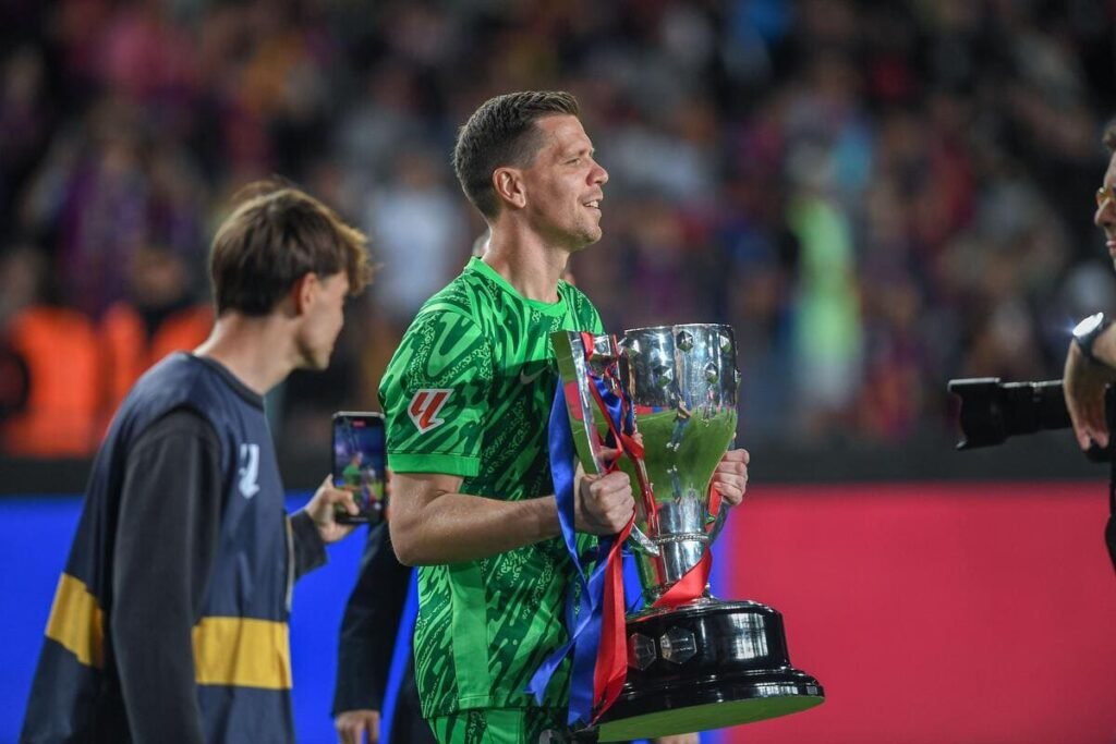 Szczesny signs two-year Barcelona extension
