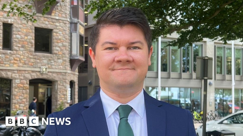 Falling birth rate in Jersey a ‘ticking bomb’ Falling birth rate in Jersey a ‘ticking bomb’