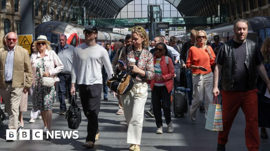 Travellers warned of bank holiday disruption Travellers warned of bank holiday disruption