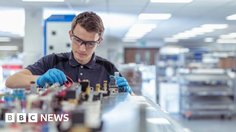 UK economic growth slows but beats forecasts UK economic growth slows but beats forecasts