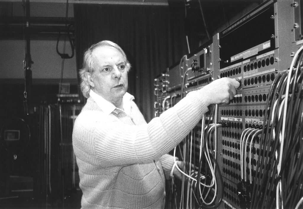 Hear the First Masterpiece of Electronic Music, Karlheinz Stockhausen’s Gesang der Jünglinge Hear the First Masterpiece of Electronic Music, Karlheinz Stockhausen’s Gesang der Jünglinge