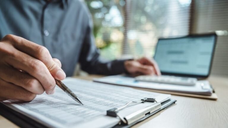 Payroll Ledger: What It Is And How It Works