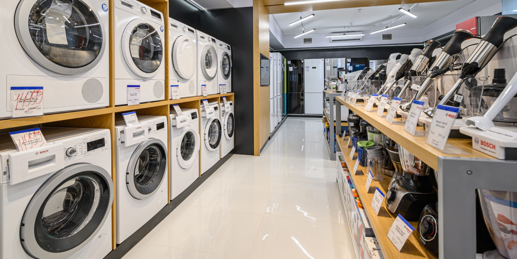 Retailers Turn to B2B Resale Amid Rising Overstock