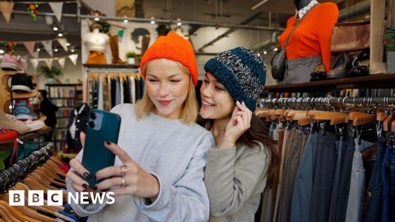 Spending without thinking is a risk with unlimited contactless cards Spending without thinking is a risk with unlimited contactless cards