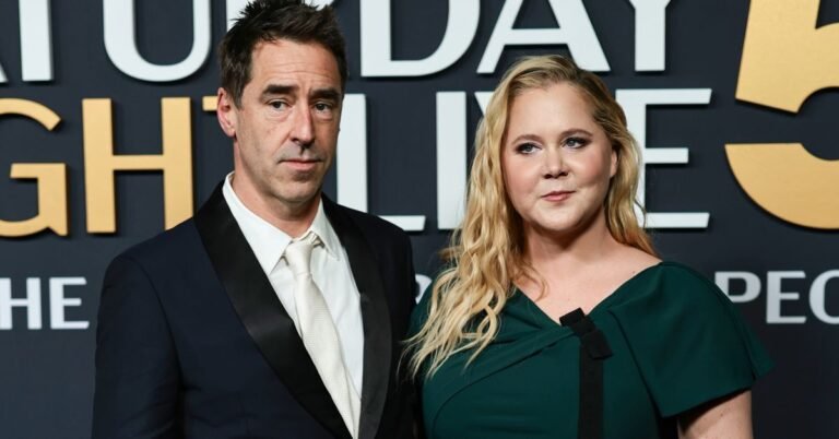 Amy Schumer: Comedian confirms split from husband Chris Fischer Amy Schumer: Comedian confirms split from husband Chris Fischer