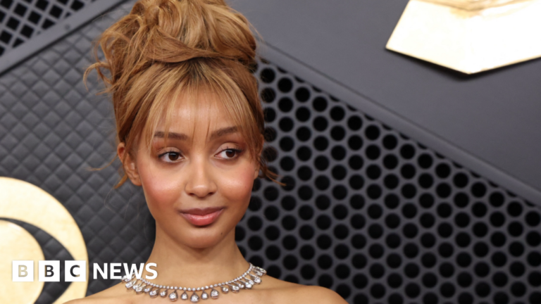 PinkPantheress makes history by winning Brit Award for best producer PinkPantheress makes history by winning Brit Award for best producer