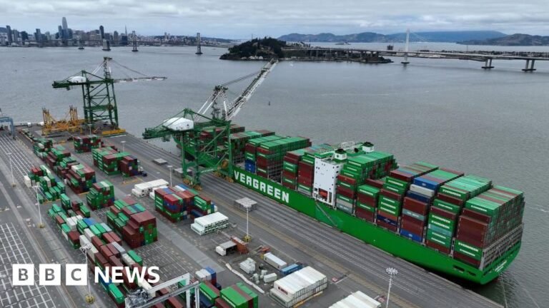 US trade deficit hits fresh high despite Trump's tariffs