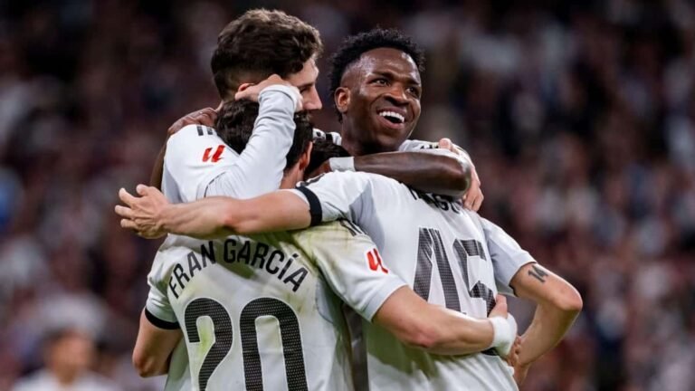 Report, result and goals as Los Blancos put pressure on Barcelona Report, result and goals as Los Blancos put pressure on Barcelona