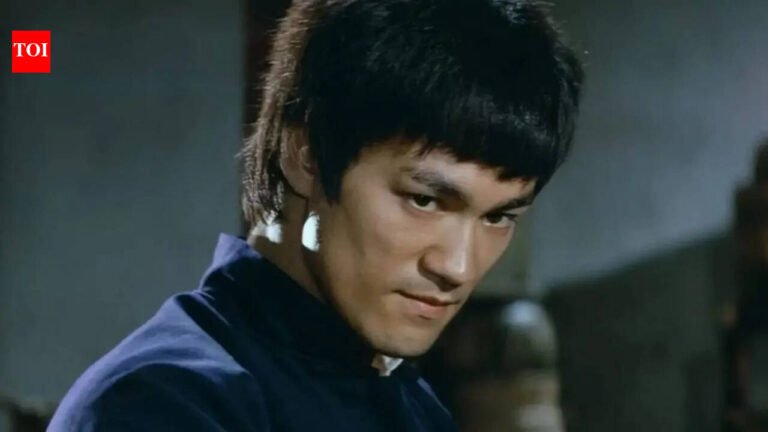 Bruce Lee: Quote of the day by Bruce Lee: ‘It’s like a finger pointing away to the moon… Don’t concentrate on the finger or you will miss all that heavenly glory.’ |