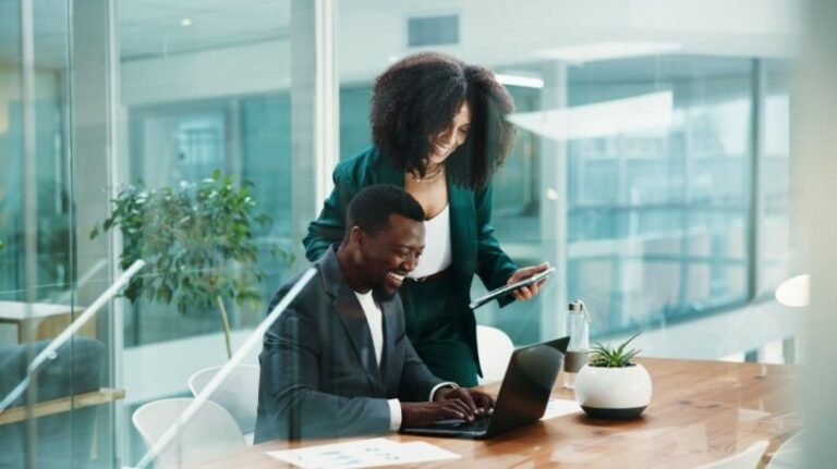 How To Empower Employees: 9 Effective Strategies For Managers How To Empower Employees: 9 Effective Strategies For Managers