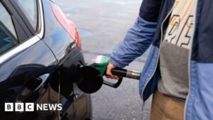 Oil price briefly hits 0 after reports of 'extended' Iran blockade