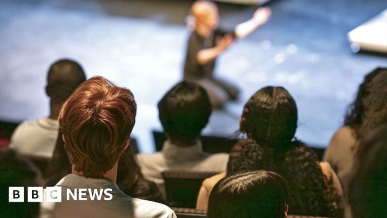 Theatre touring 'in crisis' as performances of plays drop 70%