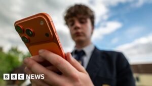 'Overwhelming consensus' that screen time harms children, top doctors say 'Overwhelming consensus' that screen time harms children, top doctors say