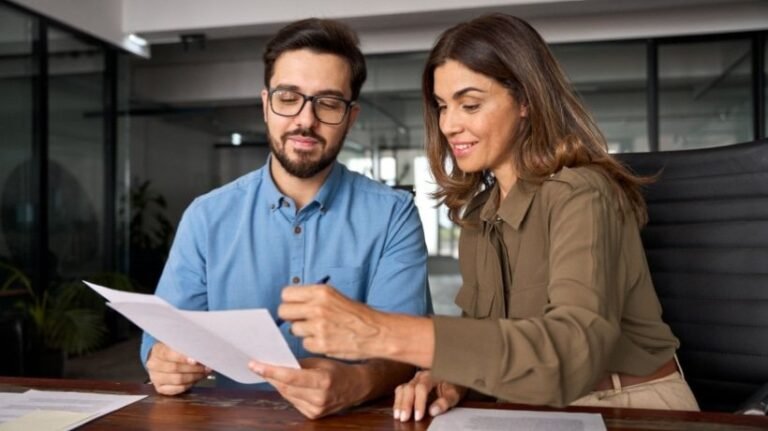 LMS Vs. LXP: A Complete Comparison For L&D Professionals LMS Vs. LXP: A Complete Comparison For L&D Professionals