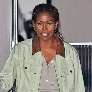 Michelle Obama Night Out With Daughters Malia and Sasha
