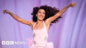 Olivia Dean brings the curtain down on Radio 1's Big Weekend with 'magic' set Olivia Dean brings the curtain down on Radio 1's Big Weekend with 'magic' set