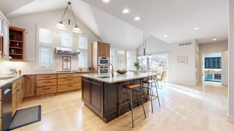 Single-Level Luxury in the Heart of University Park, Denver