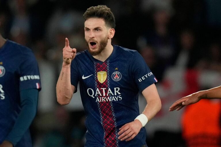 Worried Arsenal seeking alternatives at right-back against PSG to counter Kvaratskhelia threat Worried Arsenal seeking alternatives at right-back against PSG to counter Kvaratskhelia threat