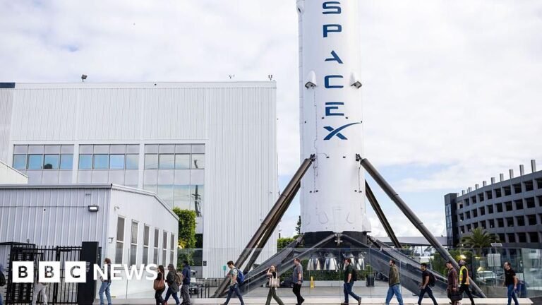 Elon Musk’s SpaceX valued at nearly .8tn ahead of record share sale Elon Musk’s SpaceX valued at nearly .8tn ahead of record share sale
