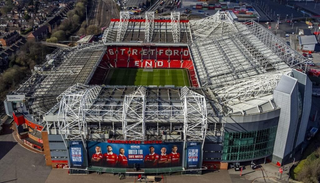 Manchester United acquire land around Old Trafford, paving way for new 100,000-seater stadium Manchester United acquire land around Old Trafford, paving way for new 100,000-seater stadium