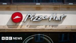 Struggling Pizza Hut chain to be sold for .7bn Struggling Pizza Hut chain to be sold for .7bn