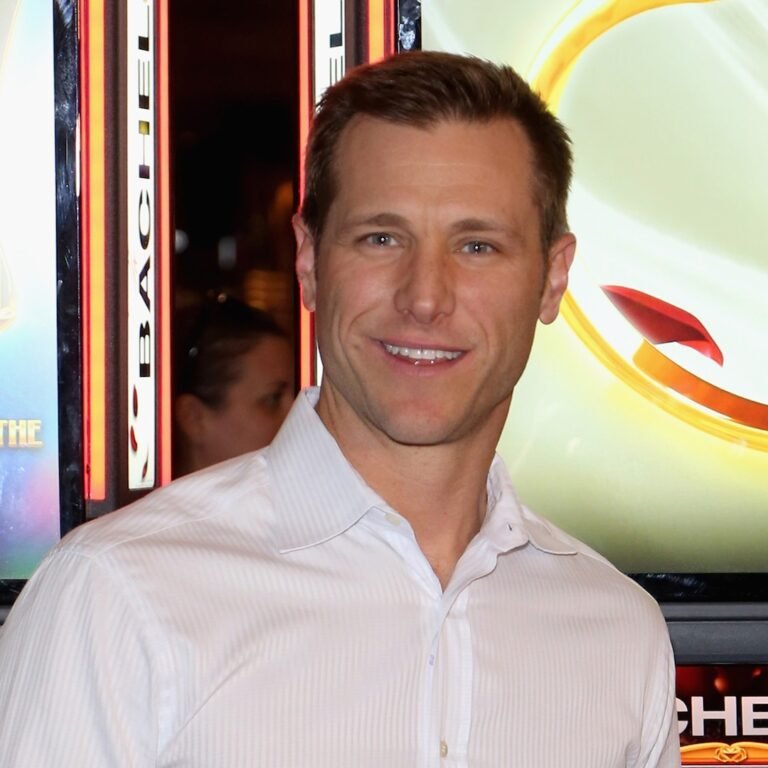 The Bachelor’s Jake Pavelka Marries Fiancée Aimee 2 Years After Meeting The Bachelor’s Jake Pavelka Marries Fiancée Aimee 2 Years After Meeting