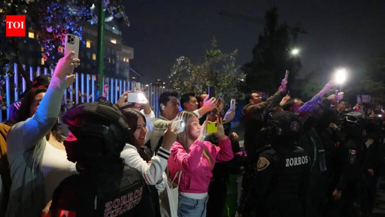 Drums, trumpets and fireworks! Mexico fans disrupt England’s sleep before World Cup showdown – Watch | Football News Drums, trumpets and fireworks! Mexico fans disrupt England’s sleep before World Cup showdown – Watch | Football News
