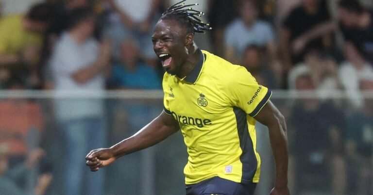 Brighton sign Canada striker David on loan Brighton sign Canada striker David on loan