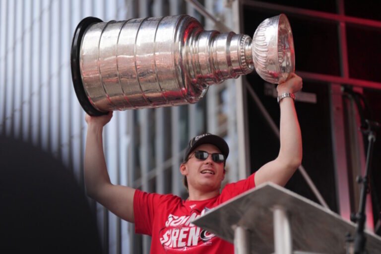 There is no rush for the Carolina Hurricanes to re-sign Alexander Nikishin There is no rush for the Carolina Hurricanes to re-sign Alexander Nikishin
