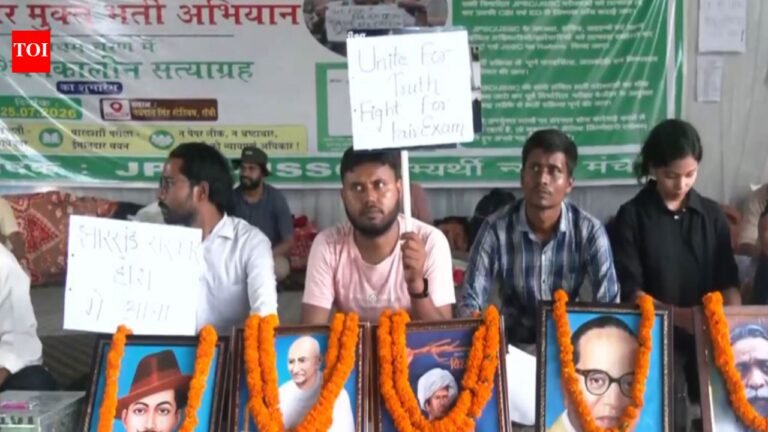 “Transparency must be brought”: Jharkhand students continue indefinite Satyagraha over alleged JPSC, JSSC irregularities “Transparency must be brought”: Jharkhand students continue indefinite Satyagraha over alleged JPSC, JSSC irregularities