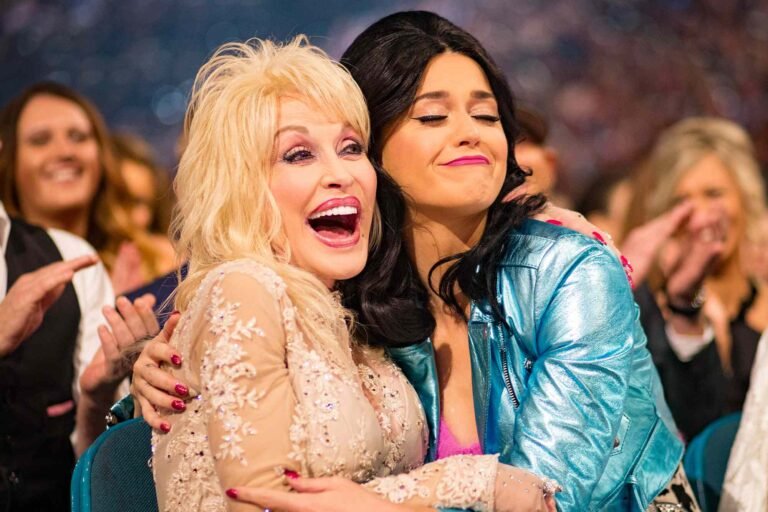 ‘Big Boobs, Big Brains and a Big Voice’: Katy Perry Lightheartedly Remembers Dolly Parton on Stage