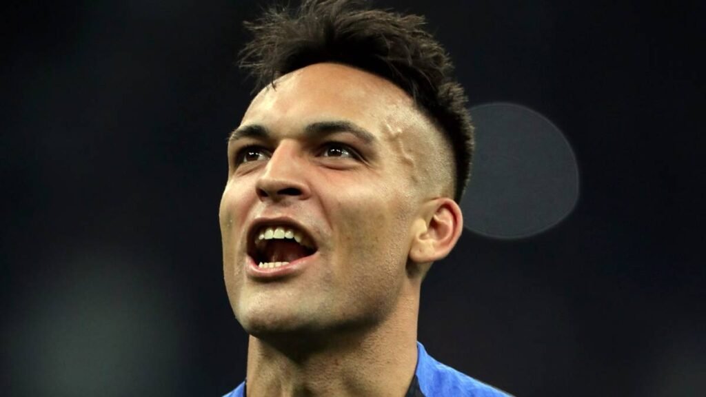 Inter grab last-gasp winner as Bayern held