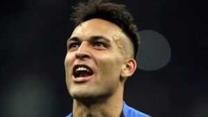 Inter grab last-gasp winner as Bayern held