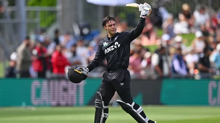 Mark Chapman chooses BBL over New Zealand cricket contract Mark Chapman chooses BBL over New Zealand cricket contract
