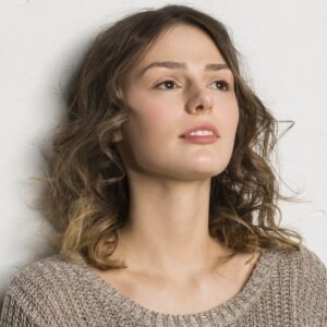 How to Address Tech Neck and Sun Damage for Smoother-Looking Skin This Fall