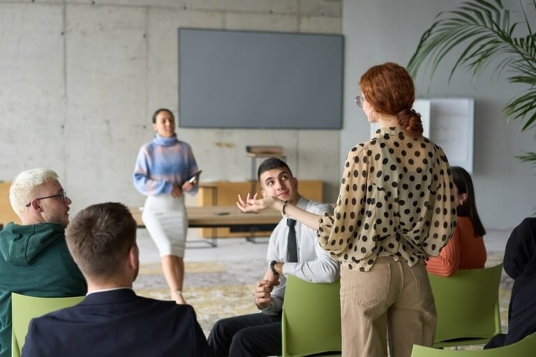 Instructor-Led Training: ILT Models, Benefits & VILT Tips Instructor-Led Training: ILT Models, Benefits & VILT Tips