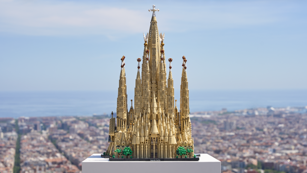 LEGO Lets You Build Gaudí’s Sagrada Família in Its Largest Set Ever LEGO Lets You Build Gaudí’s Sagrada Família in Its Largest Set Ever