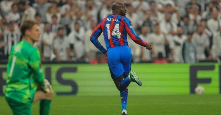 Palace take point on the road while Celtic are beaten