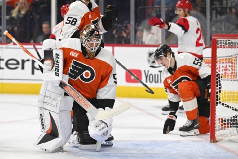 Red Wings Face Winless Flyers On 11-Game NHL Slate Red Wings Face Winless Flyers On 11-Game NHL Slate